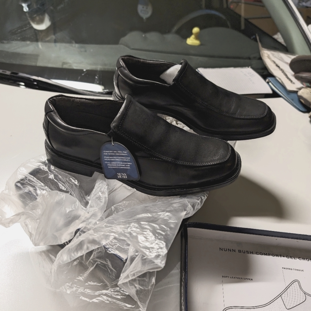 Men's Nunn Bush loafers size 10 1/2 Med brand new with tags and in the box